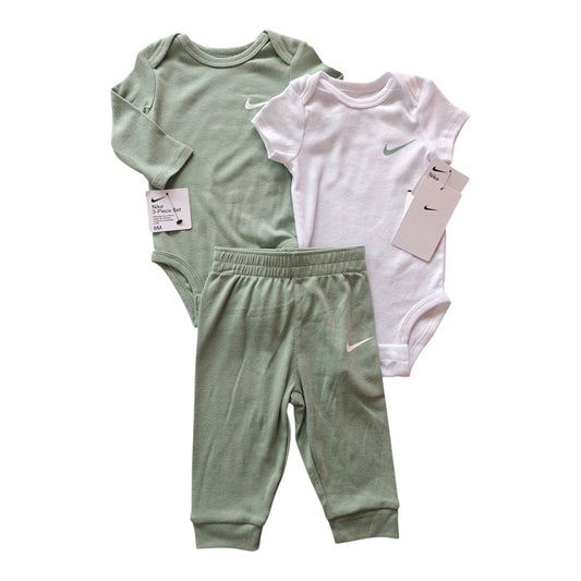 Set 3P Niño 56k732 Nike Verde